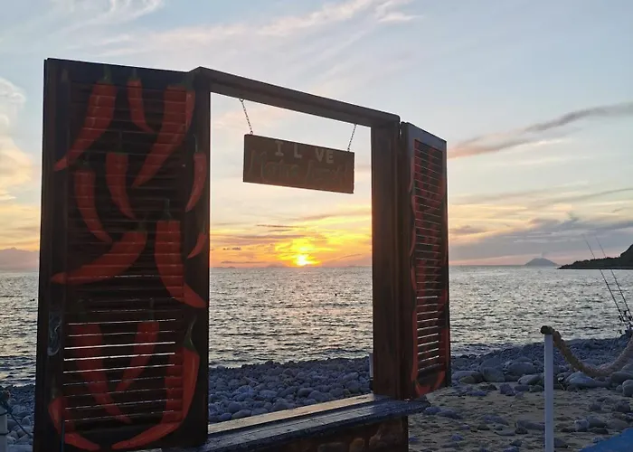 Casa Pelagos A 50mt Dal Mare דירה ניקוטרה