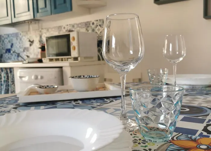 Casa Pelagos A 50mt Dal Mare דירה ניקוטרה